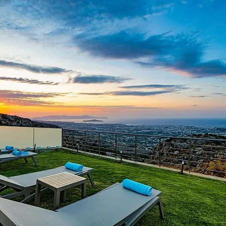 Mari Chania, With Private Ecologic Pool And Amazing View! 빌라