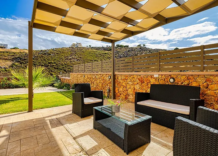 Вилла Mari Chania, With Private Ecologic Pool And Amazing View! Ханья