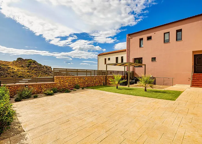 Mari Chania, With Private Ecologic Pool And Amazing View! Chania (Crete)