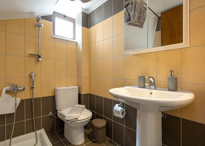 Mari Chania, With Private Ecologic Pool And Amazing View! Chania (Crete)