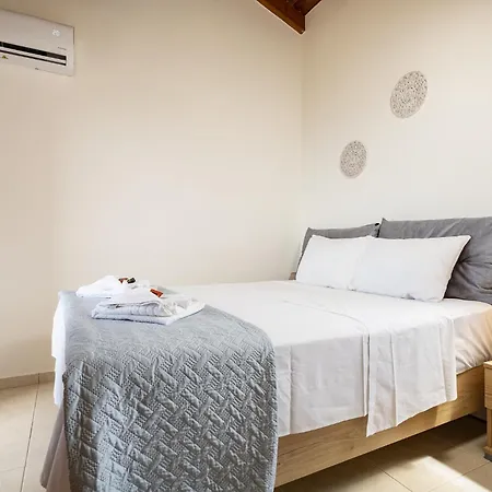 Mari Chania, With Private Ecologic Pool And Amazing View! 别墅 干尼亞